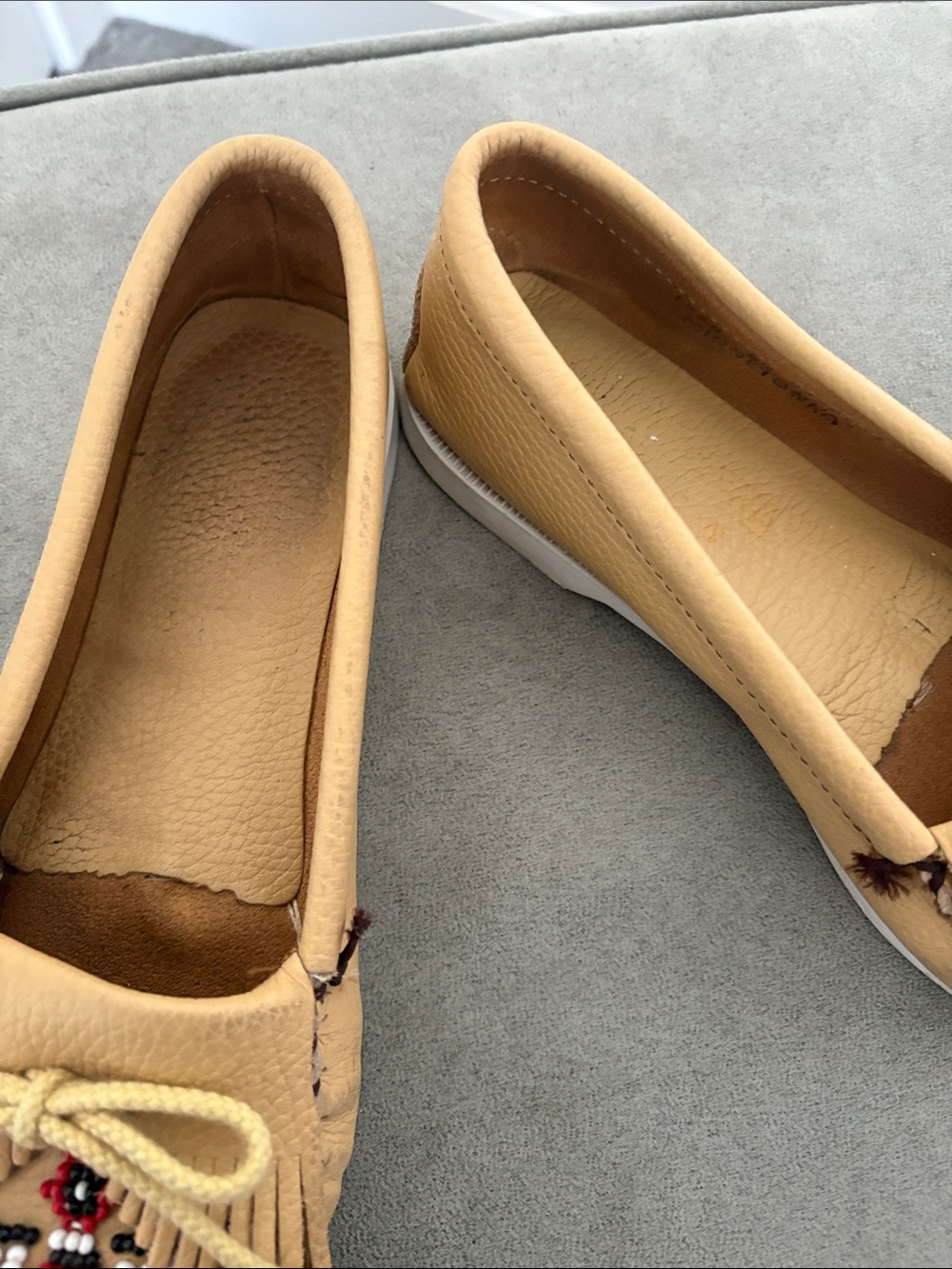 Minnetonka Tan Beaded Fringe Moccasin Flats - Picture 3 of 6